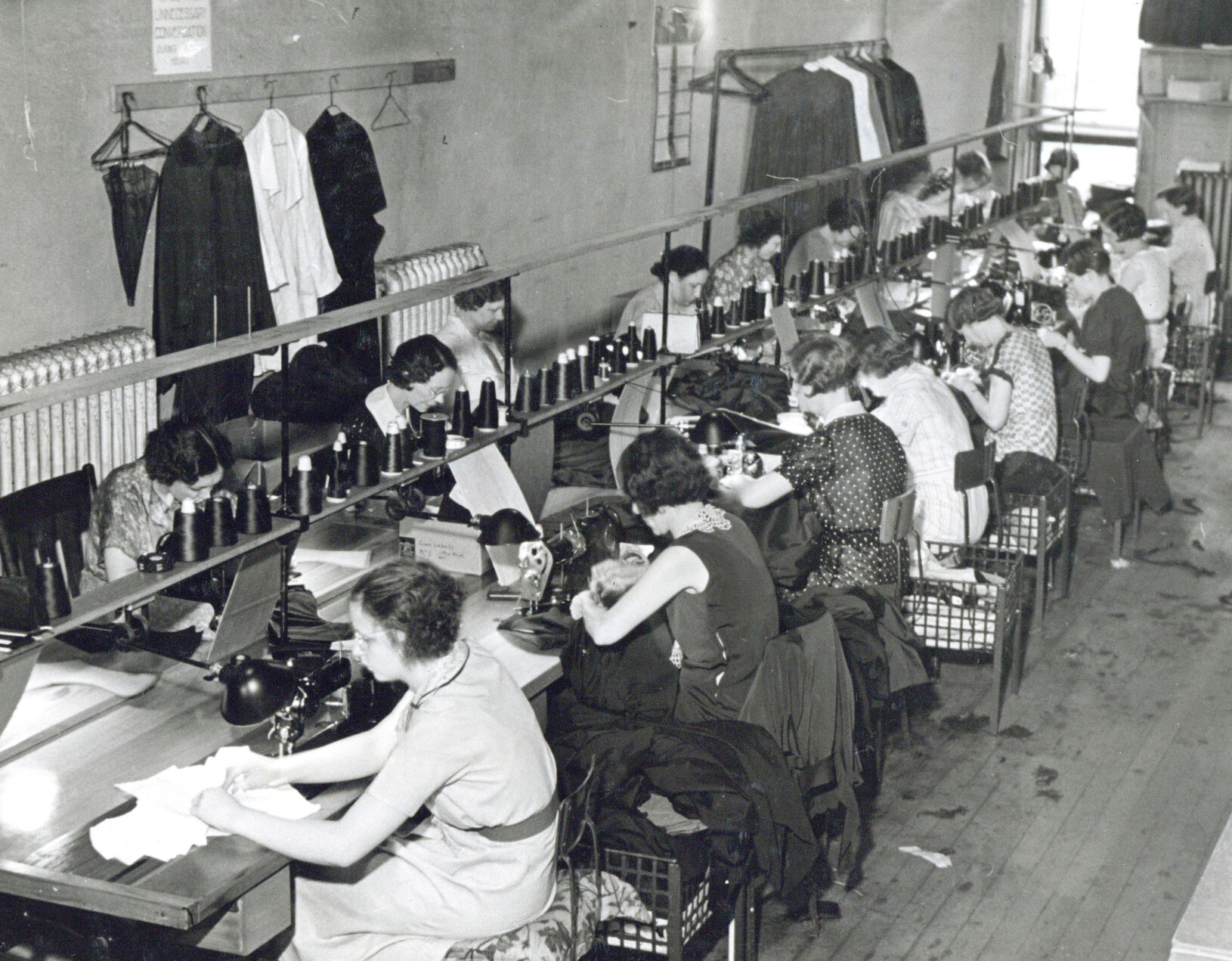 KR.Mailbag.N&T.Collegiate-SewingTable1936.jpg